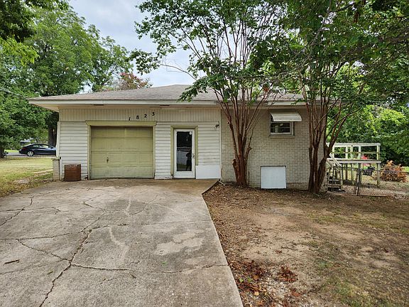 2nd image of 1823 Woodland Dr