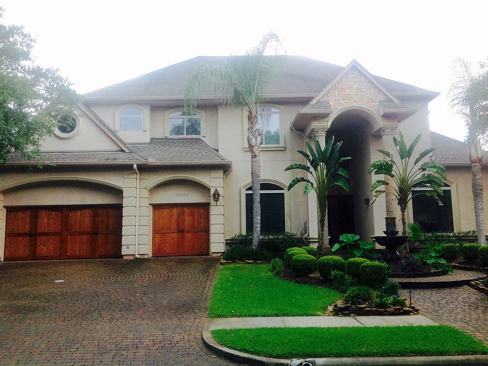 Stunning curb appeal
