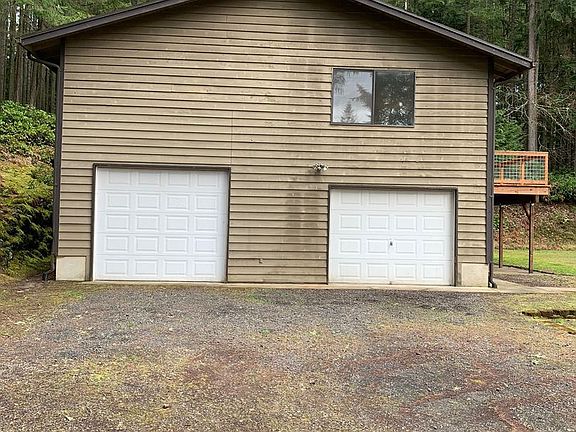 2nd image of 4026 Hidden Springs Ln NE