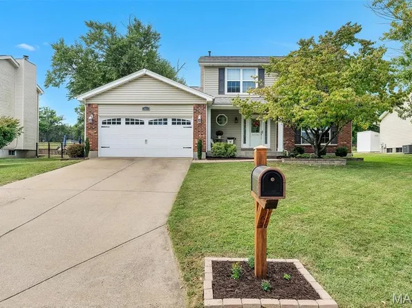 923 Haversham Dr, Saint Charles, MO 63304