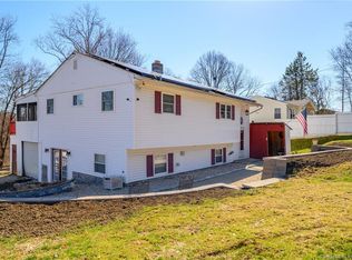 17 Harvest Hill Rd, Danbury, CT 06811