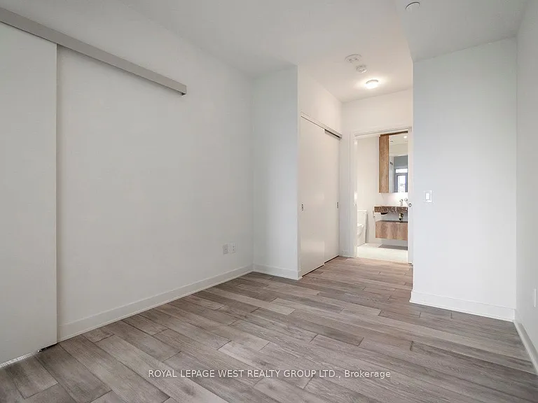 11 Yorkville Ave #1310 — Photo 26
