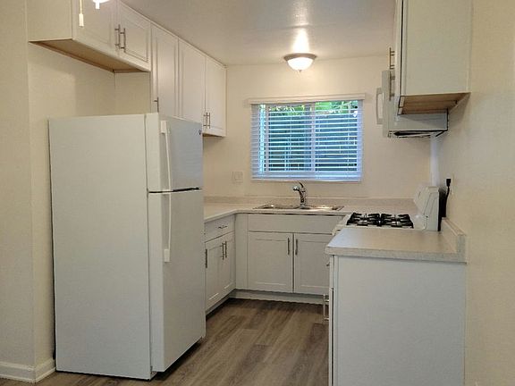 4th image of 4070 Highland Ave APT 3