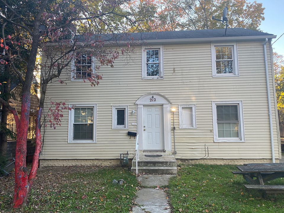1st image of 212 University Dr #1