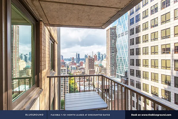 Rented by The Blueground | media 26