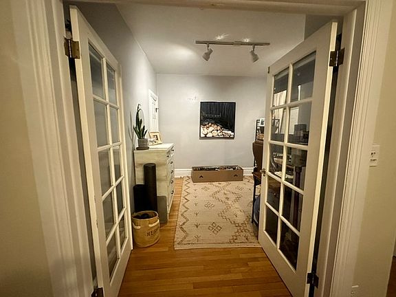 4th image of 1006 N Ogden St #1