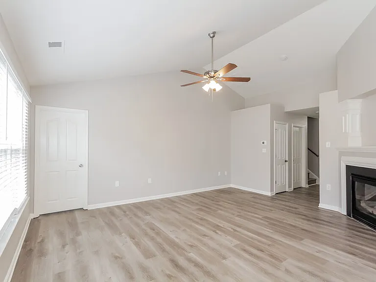 10129 Green Hedge Ave — Photo 6