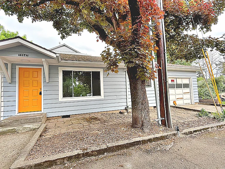 13942 SE Division St — Photo 2