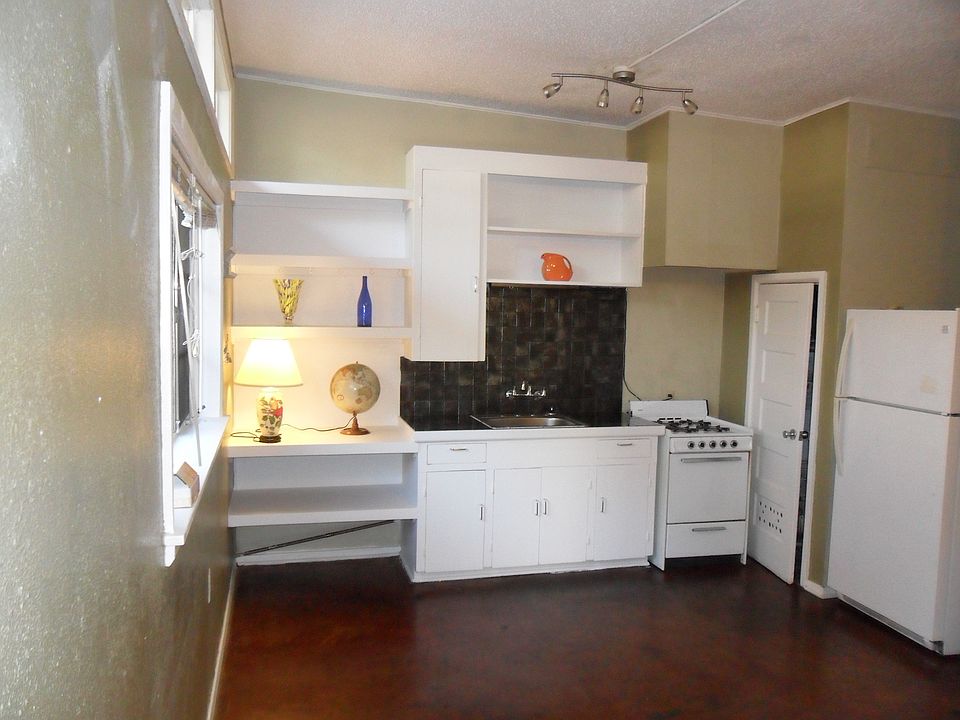 1st image of 1905 Anita Dr APT 3