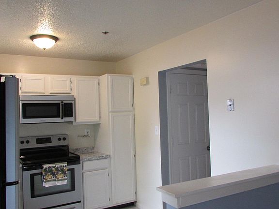 4th image of 6809 Mountain Lake Pl