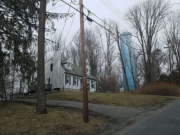3rd image of 941 Edgewood Dr