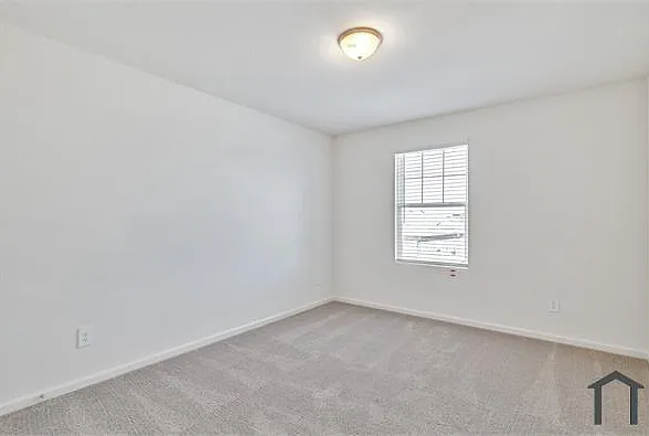 795 Yorkshire Dr — Photo 16