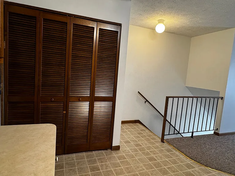 127 E Adams St #A3 — Photo 3
