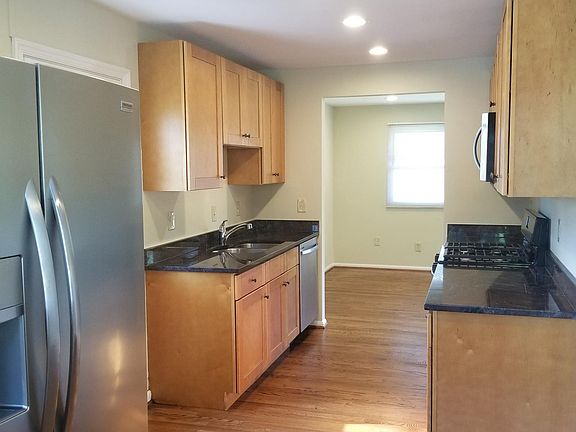 5th image of 5020 Adrian St