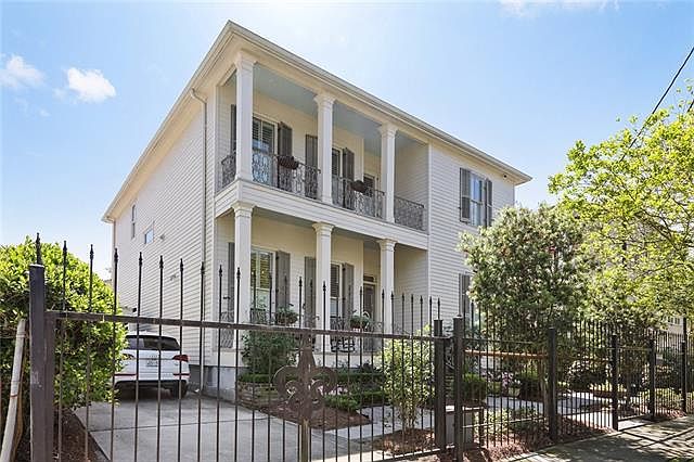 1st image of 287 Audubon St
