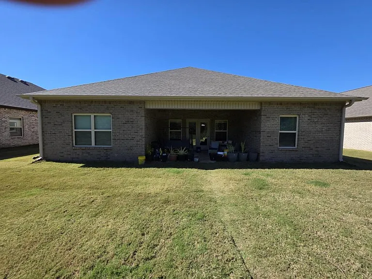 352 Castlepath Dr SW — Photo 3