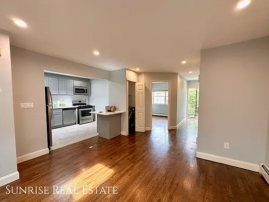 Living room, photo 2