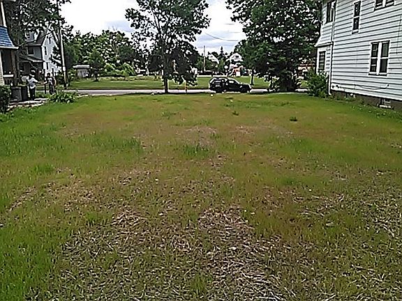 3rd image of 3559 E 147th St