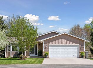 13677 Glenhurst Ave, Savage, MN 55378