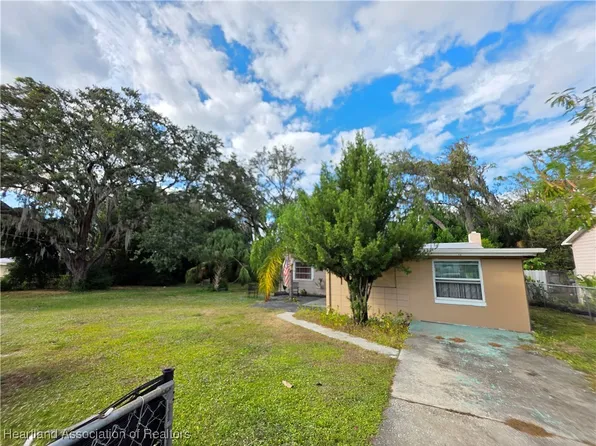 910 W Pleasant St, Avon Park, FL 33825