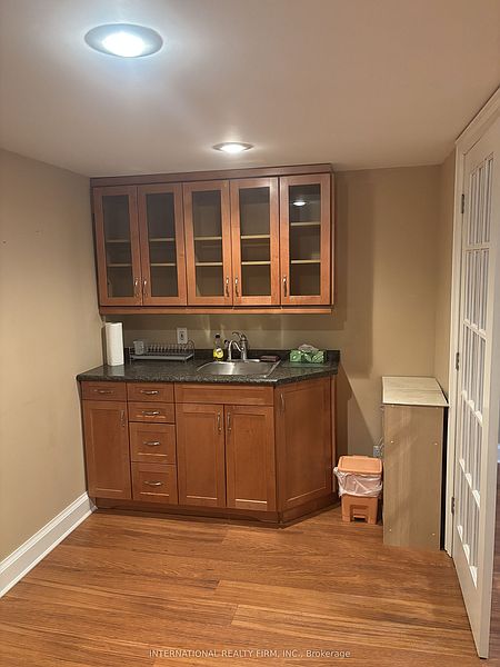 Toronto House for rent - 5 Bedrooms — photo 8