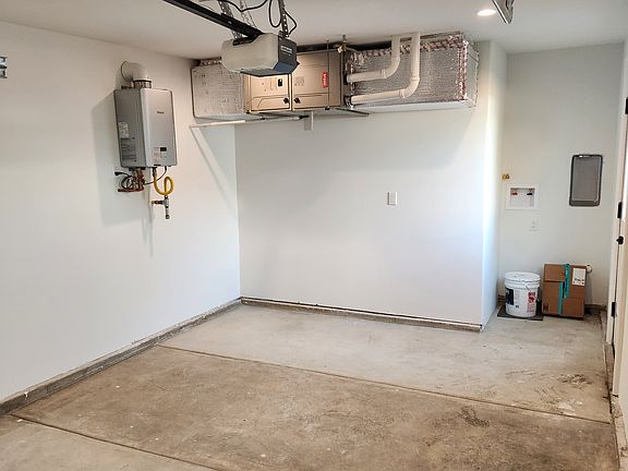 5th image of 214 Corona Ave