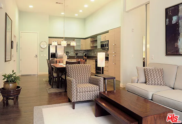 2 bed, 1140 sqft, $3,400 — Photo 4