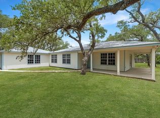 1910 Johnson Ave, Rockport, TX 78382