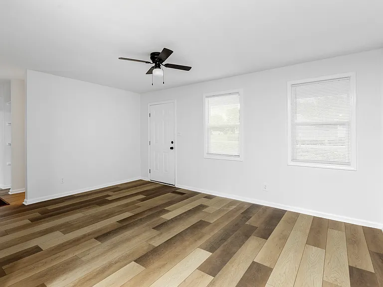 7361 Murry Hill Cir — Photo 5