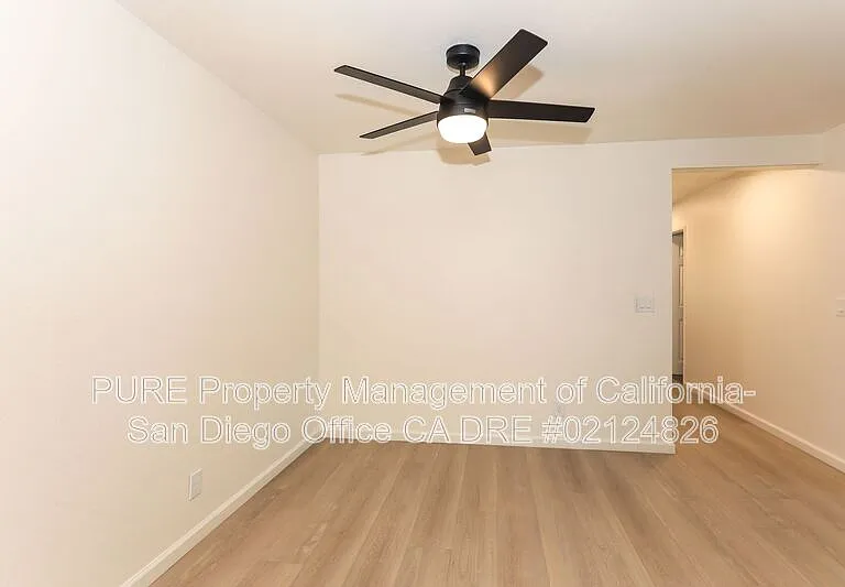 701 Ash Ln #202 — Photo 8