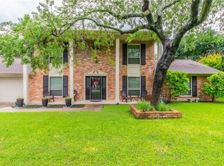 8909 Van Deman Dr, Benbrook, TX 76116