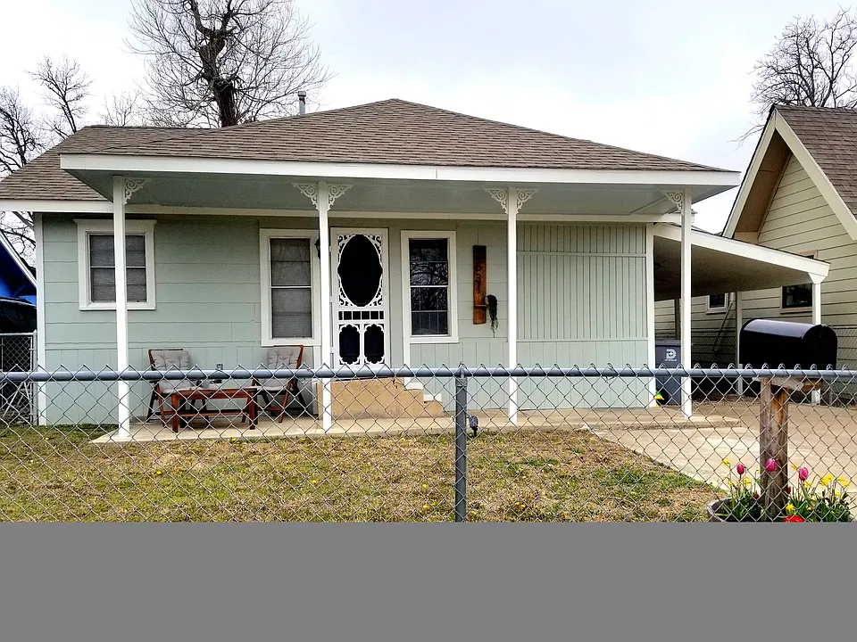 2631 Grafton Ave