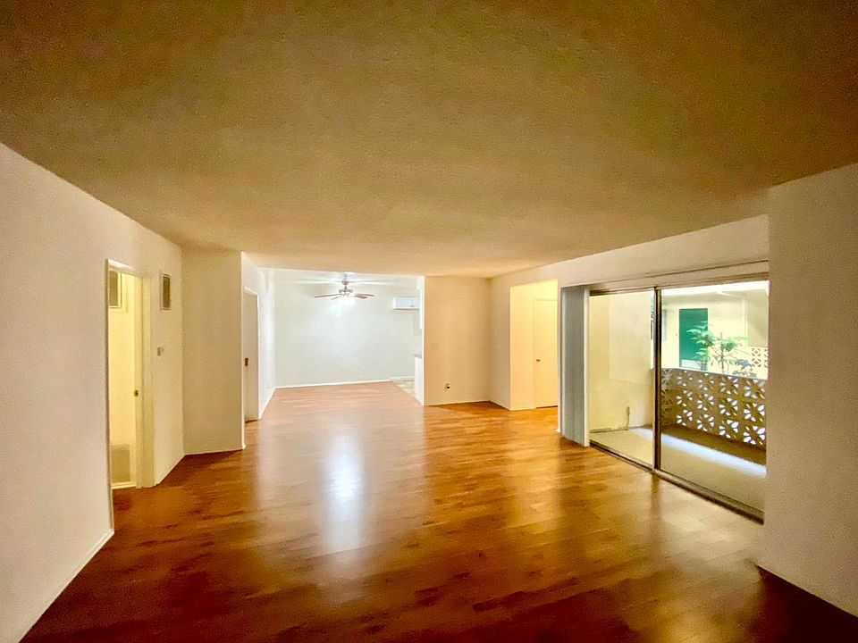 1st image of 5452 Lindley Ave #111