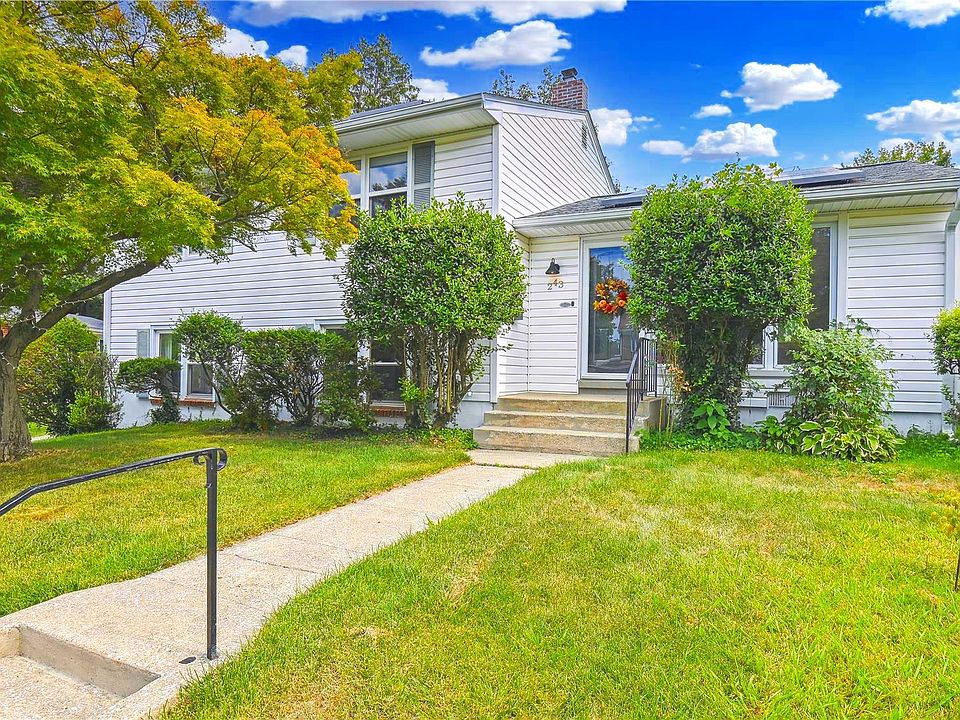 1st image of 243 Meadowvale Rd