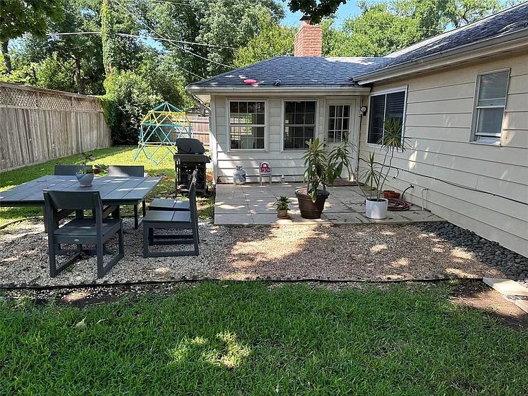 11502 Toledo Dr — Photo 19