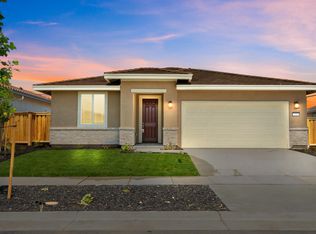 1089 Camomile Dr, Plumas Lake, CA 95961
