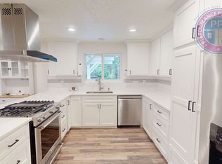 17035 SE Valley View Rd, Milwaukie, OR 97267