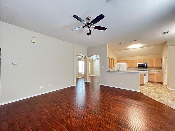 5th image of 1815 Lake Texoma Cir