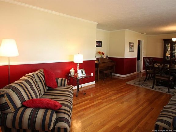 4th image of 202 W 31st St