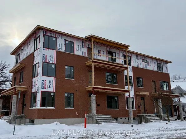 2 Iona St, Ottawa, ON