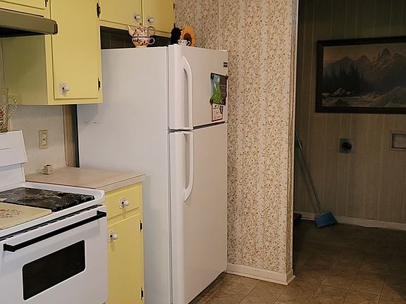 4th image of 3511 Avenue L