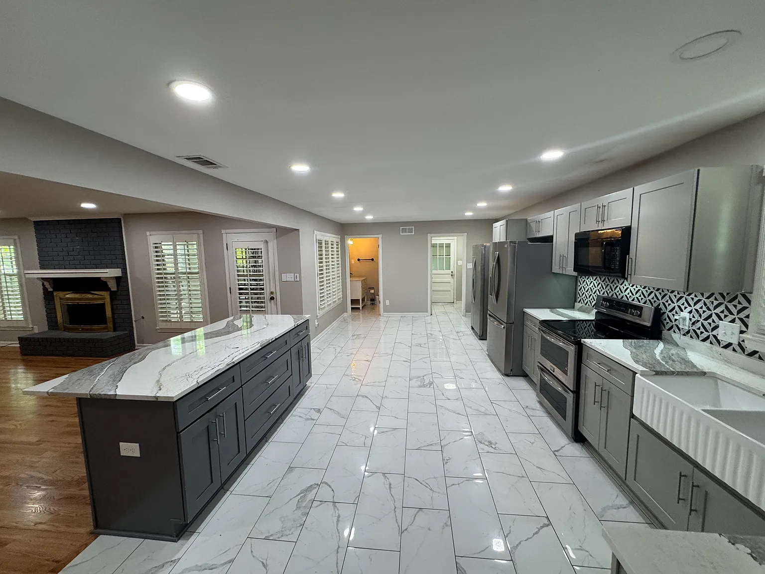 5 bed, 3350 sqft, $3,300 — Photo 3