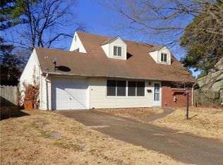 2208 Ardmore Ave, Chesapeake, VA 23324