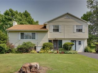 10 Sycamore Rd, Bloomfield, CT 06002