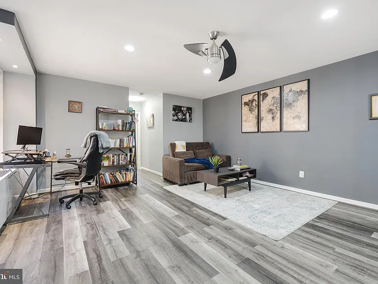 5112 Macarthur Blvd NW #209 — Photo 4