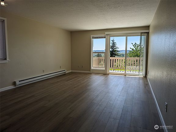 4th image of 4912 110th Avenue Ct E #3