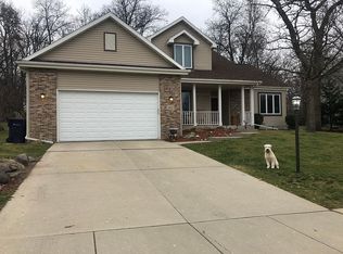 3627 Briar Crest Dr, Janesville, WI 53546