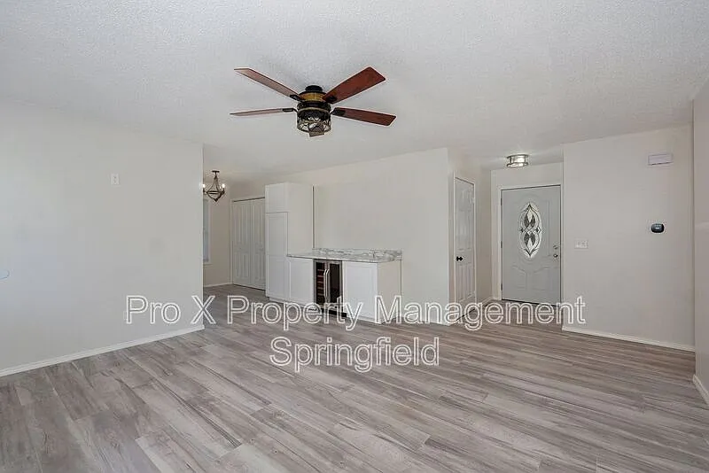 3 bed, 2.0 bath, $1,525 — Photo 4
