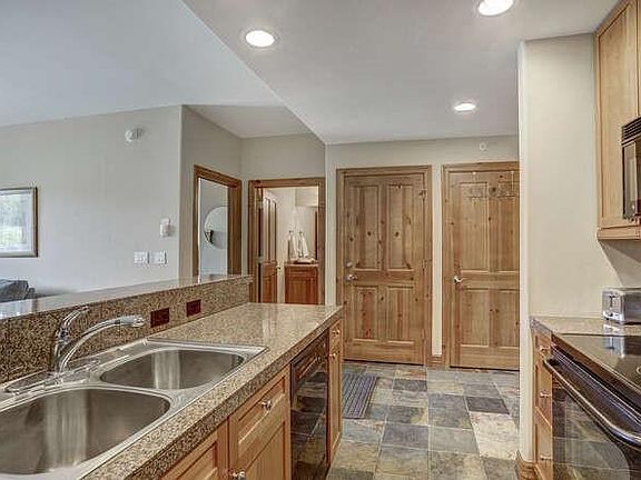 4th image of 34 Highfield Trl #211