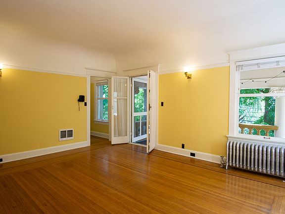 4th image of 209 NW 23rd Ave APT 202